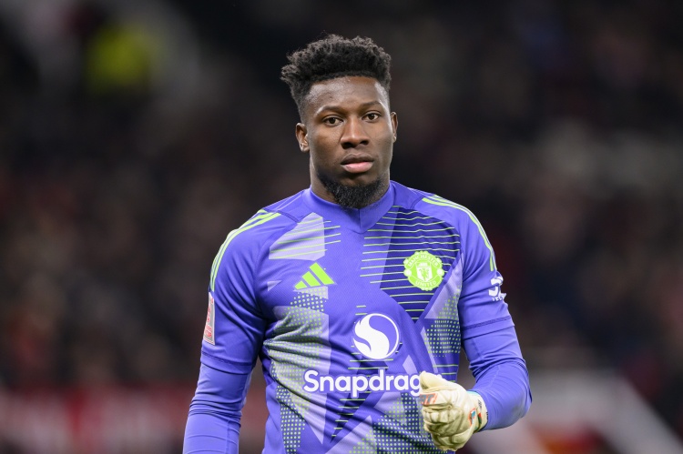 记者:奥纳纳今日前往土耳其,租借加盟特拉布宗体育