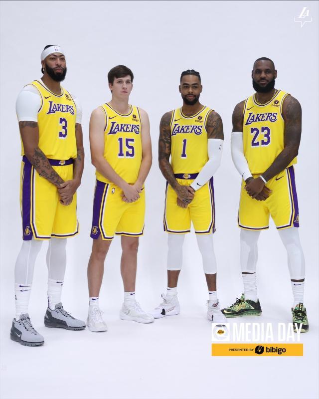 开云体育官方网站登陆-西决遭横扫还被疯狂嘲讽 詹眉欲在揭幕战复仇掘金