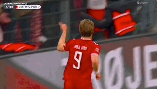 霍伊伦:Siuu庆祝致敬偶像,我是C罗的忠实粉丝