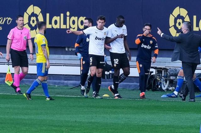 开云体育官方网站登陆-迪亚哈比-卡拉事件梳理：西足坛绝不容忍种族主义